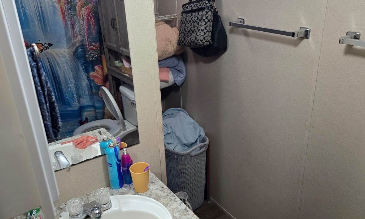 b1604df0-3623-42e0-a9c9-315f47f67d25